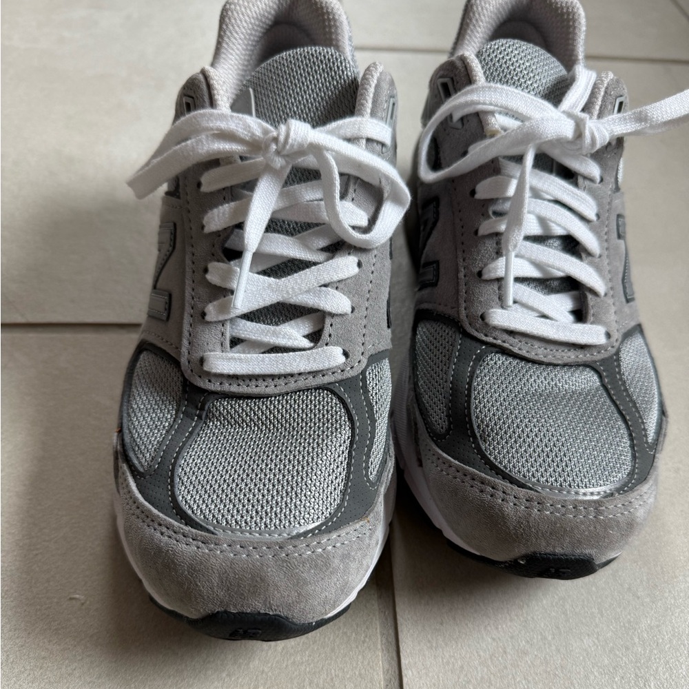 New Balance 990v5